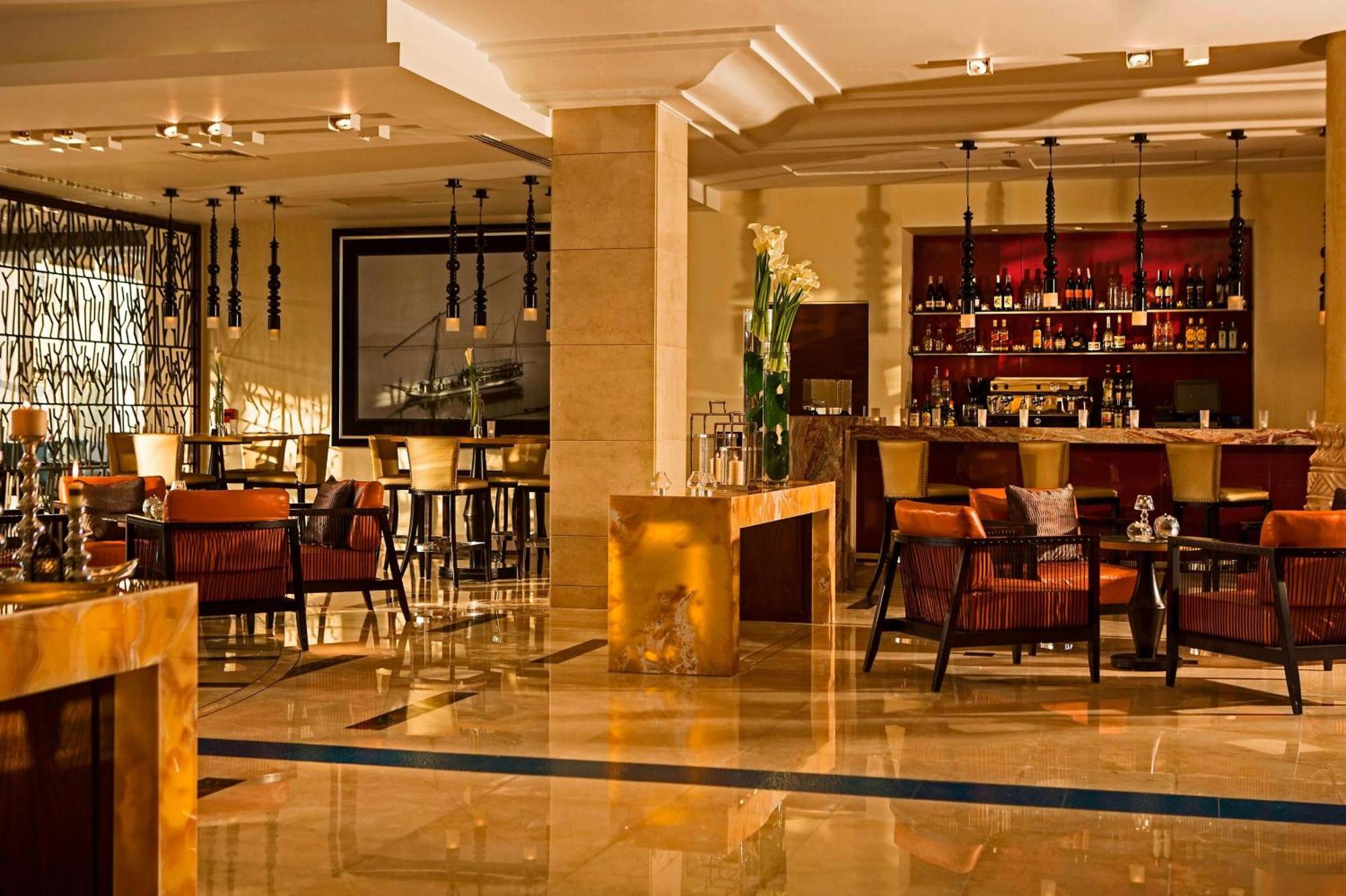 Renaissance Cairo Mirage City Hotel Exterior foto The bar at the Four Seasons Hotel, Istanbul