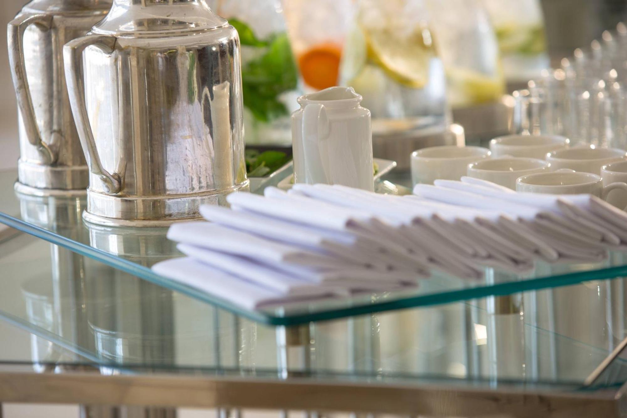 Renaissance Cairo Mirage City Hotel Exterior foto Napkins at a buffet